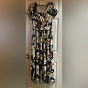 Long maxi dress, size L. Super flattering wrap front